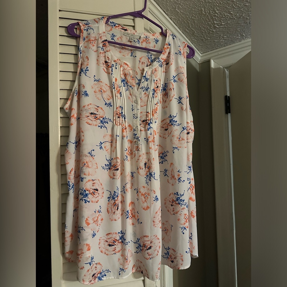 Ladies sleeveless top